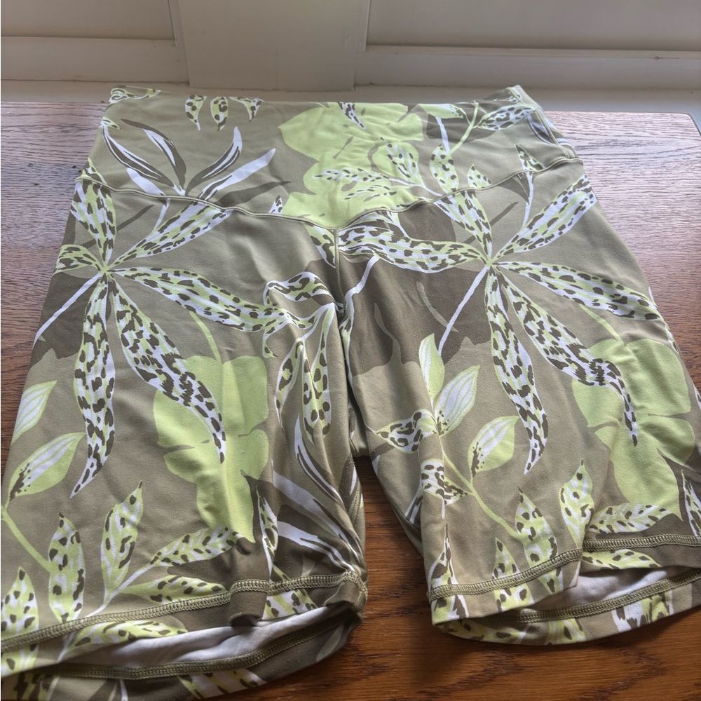 Aerie Green Leaf Print Bike Shorts